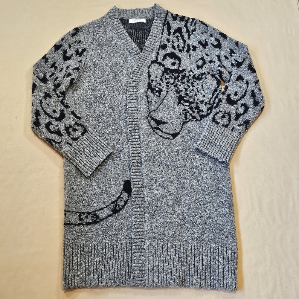 Anthropologie Gray Leopard Cardigan‎